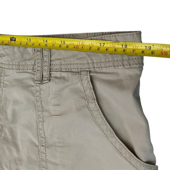 Sonoma Women’s Life + Style Straight Leg Tan Khaki Mid-Rise Pants – Size 16 - Picture 5 of 8